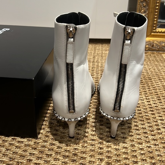 Alexander Wang White low calf booties with kitten heels - Picture 7 of 11